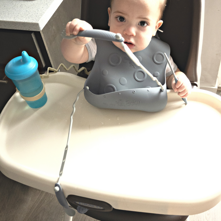 Utensilios de comer bebés ocupados