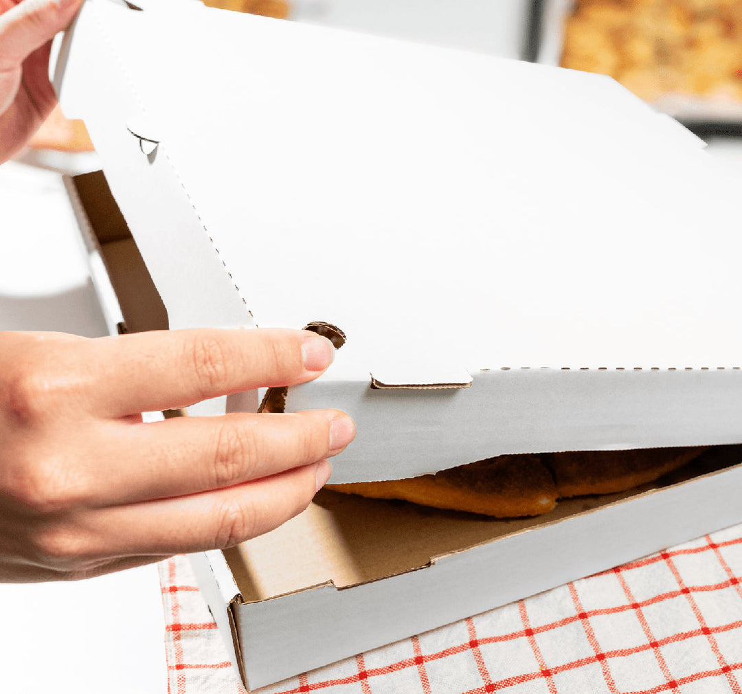 Corrugated Pizza Box, 14''x14''x2'', White - 50 pcs